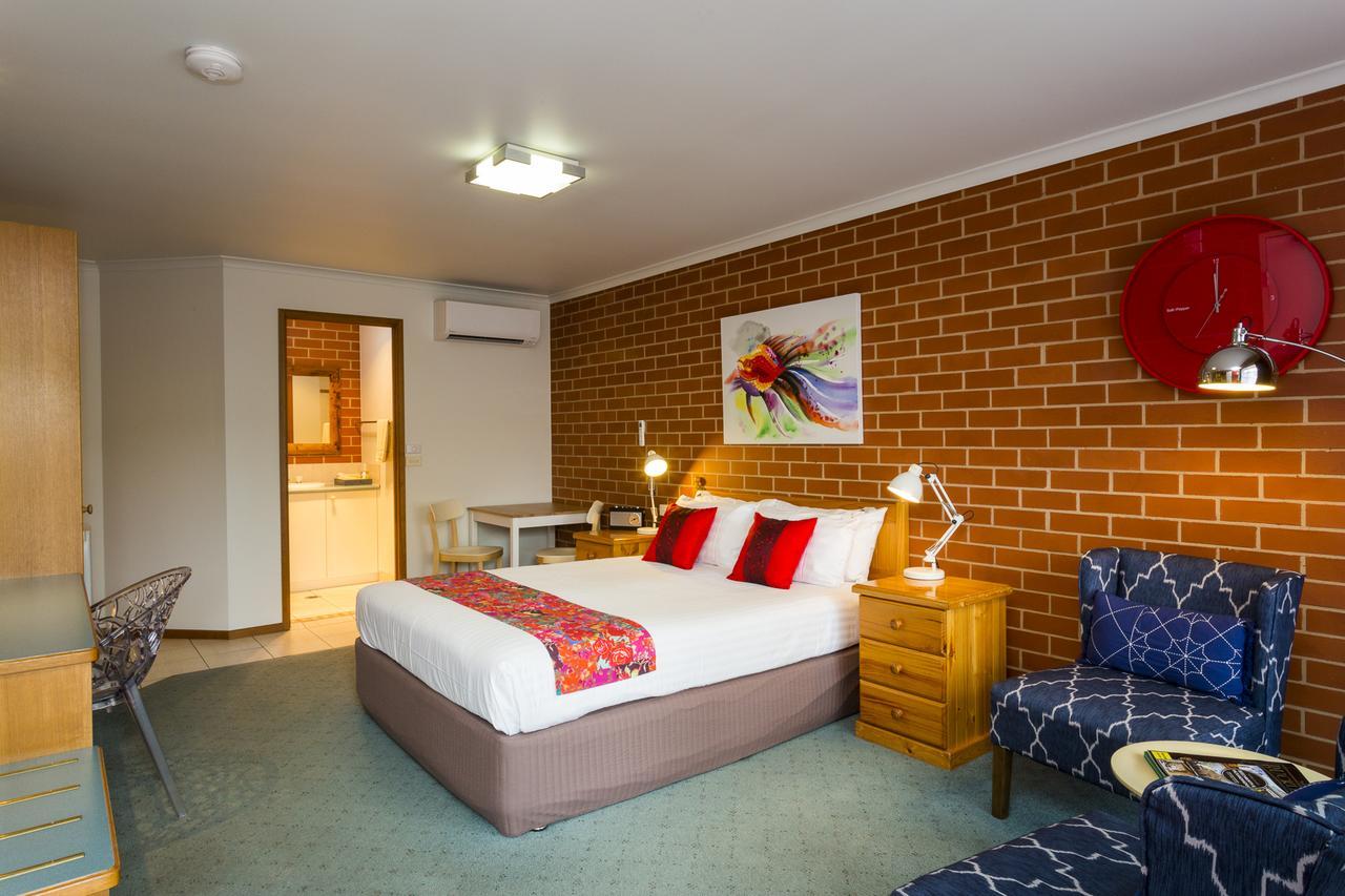 Yackandandah Central Экстерьер фото