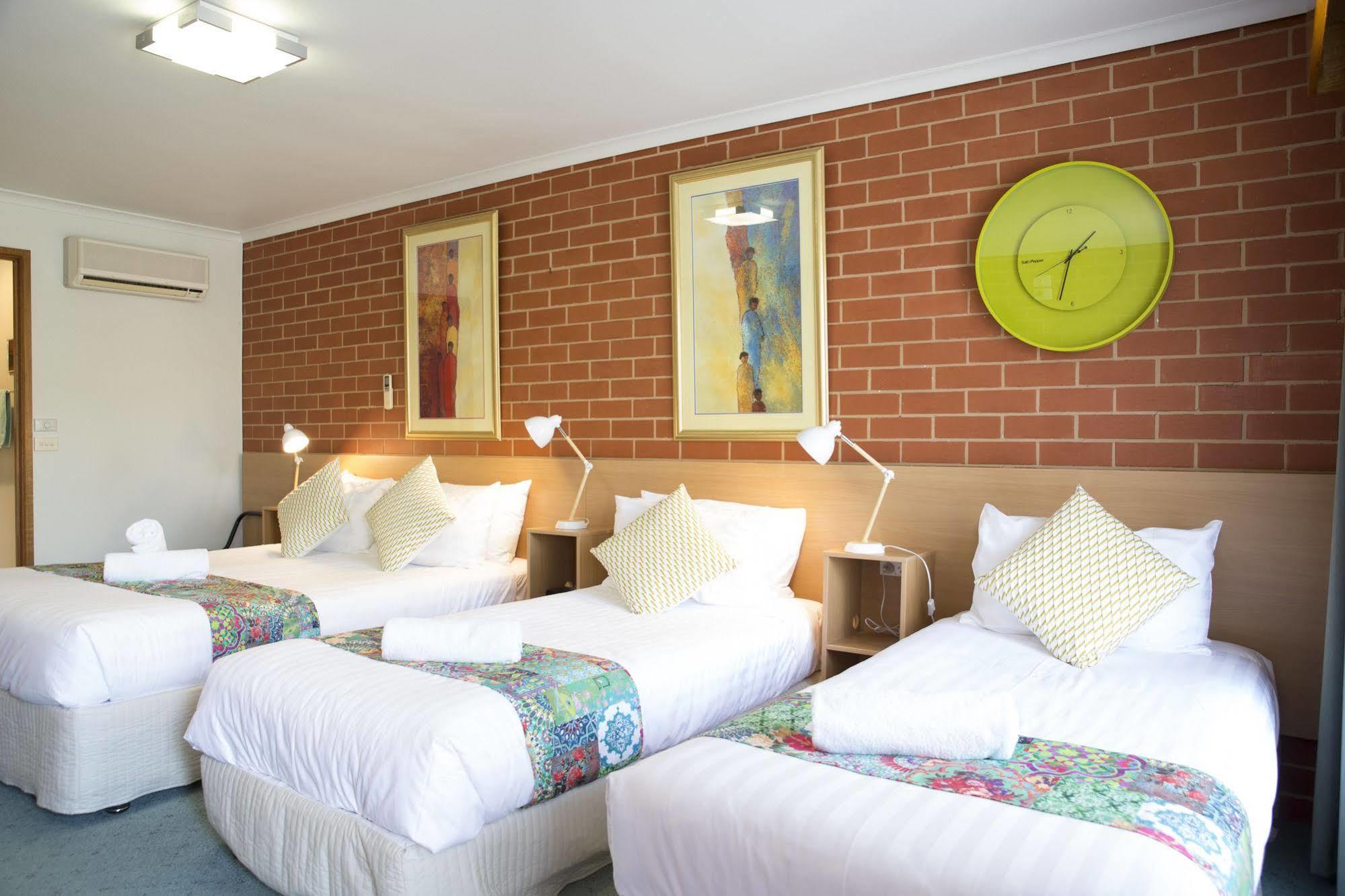 Yackandandah Central Экстерьер фото