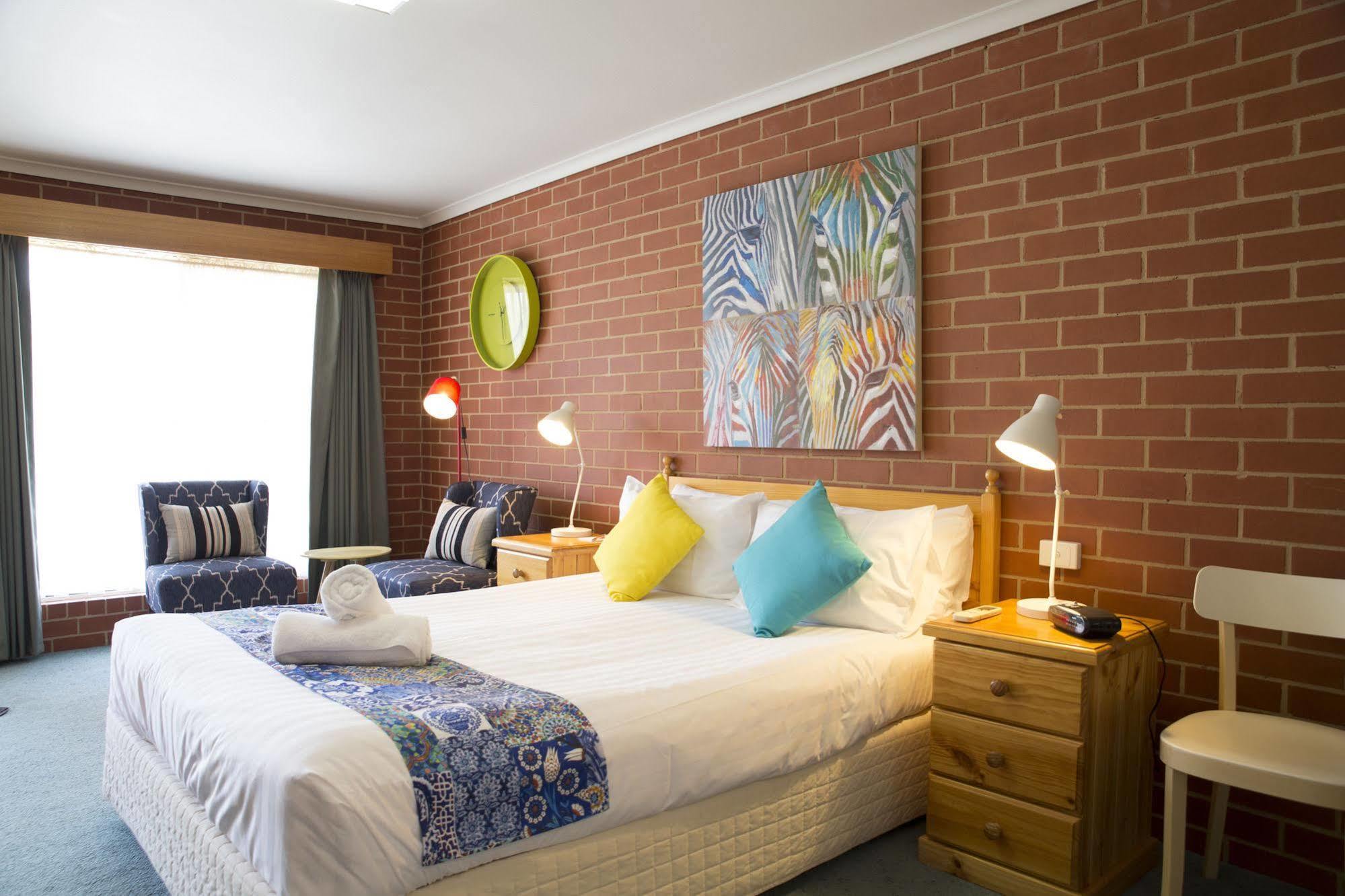 Yackandandah Central Экстерьер фото